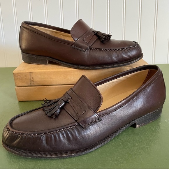 Gucci Unisex Classic Tasseled Loafers in Brown Smooth Leather - Picture 1 of 11